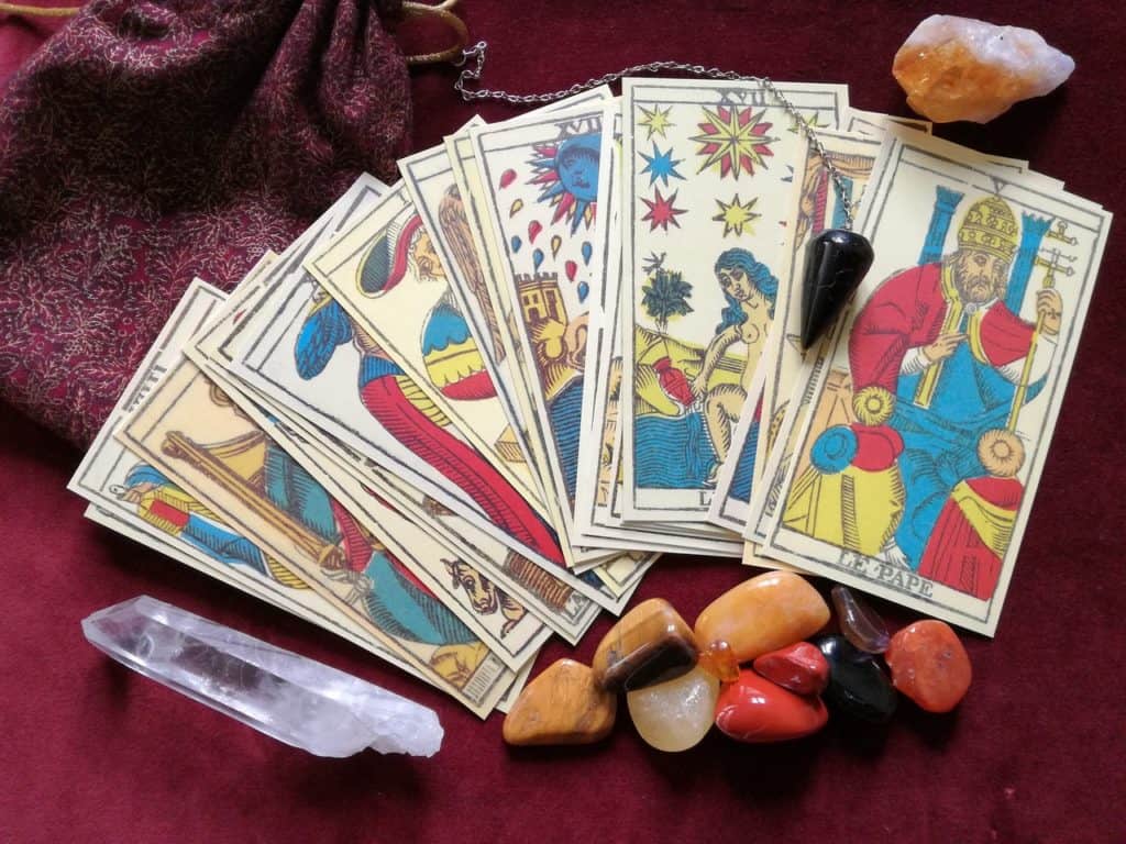 La carte du Pape dans le tarot de Marseille