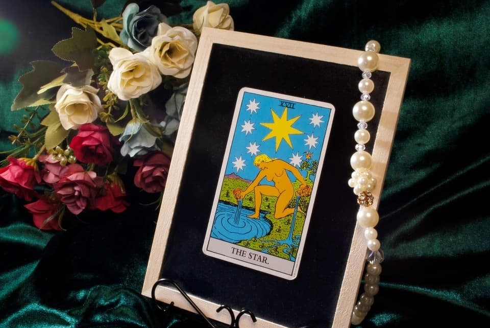 La carte de l'Etoile dans le tarot de Marseille La carte de l'Etoile dans le tarot de Marseille
