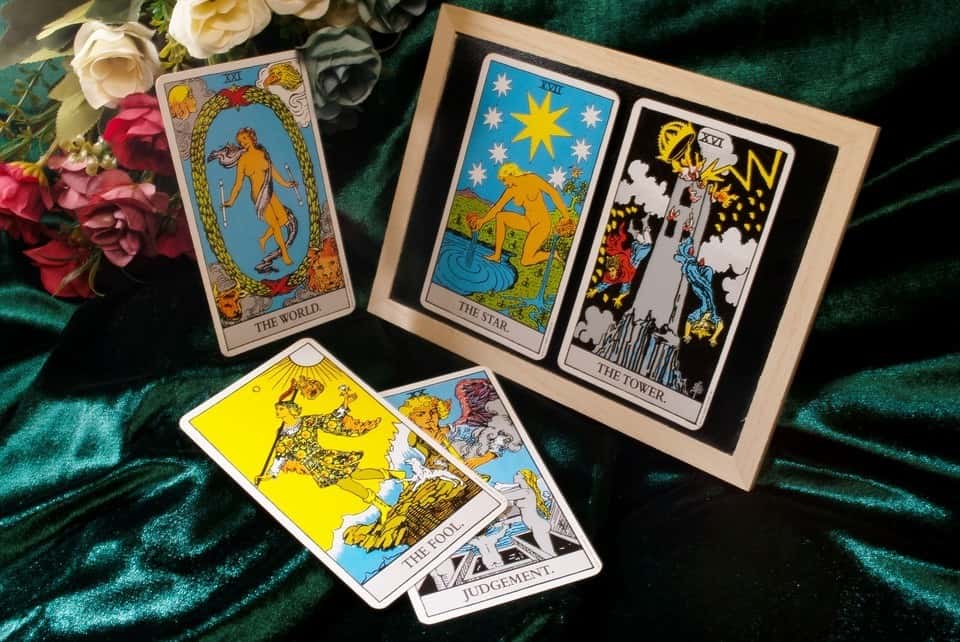 La carte de l'Etoile dans le tarot de Marseille La carte de l'Etoile dans le tarot de Marseille